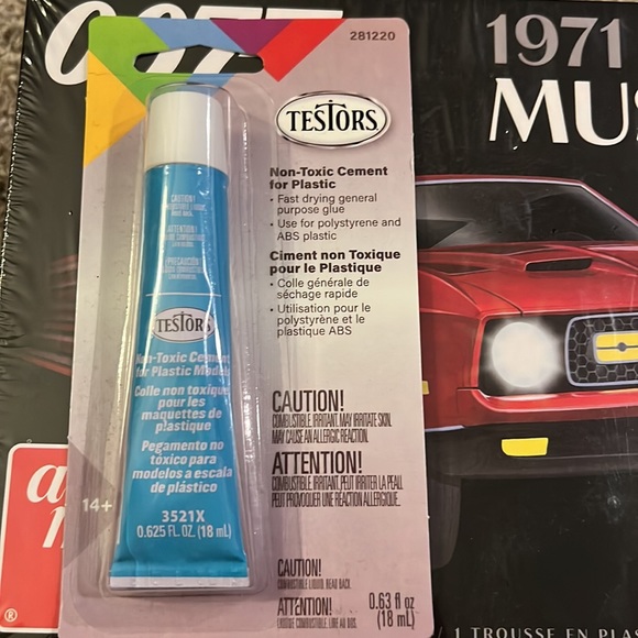 New in sealed box ford mustang model car kit with glue - Picture 6 of 7